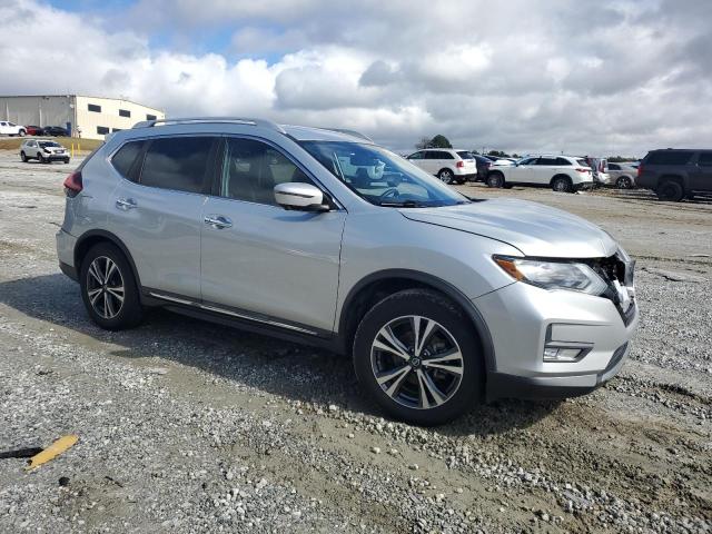 5N1AT2MT8JC798027 - 2018 NISSAN ROGUE S SILVER photo 4