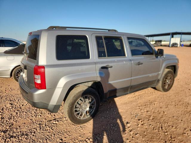 1C4NJPBAXFD419542 - 2015 JEEP PATRIOT SPORT 银色 照片 3