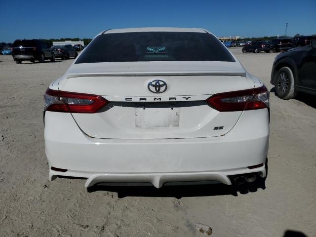 4T1B11HK8JU058011 - 2018 TOYOTA CAMRY L WHITE photo 6