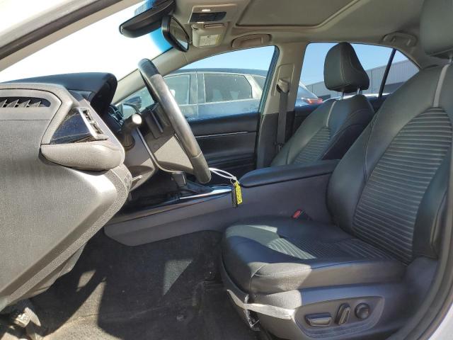 4T1B11HK8JU058011 - 2018 TOYOTA CAMRY L WHITE photo 7