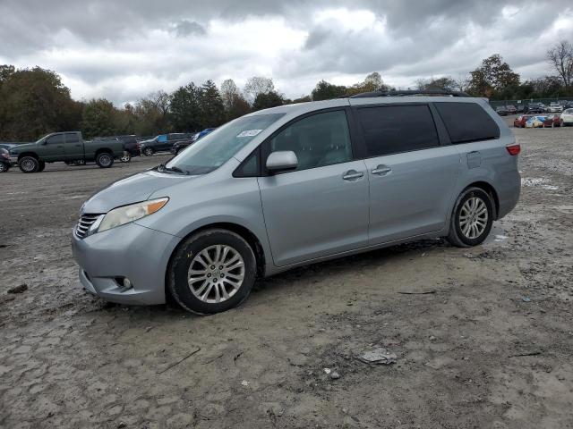 2015 TOYOTA SIENNA XLE, 