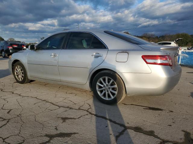 4T1BF3EK1BU775806 - 2011 TOYOTA CAMRY BASE SILVER photo 2