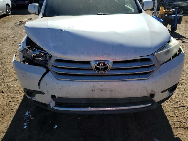 5TDZA3EH4CS026199 - 2012 TOYOTA HIGHLANDER BASE WHITE photo 12