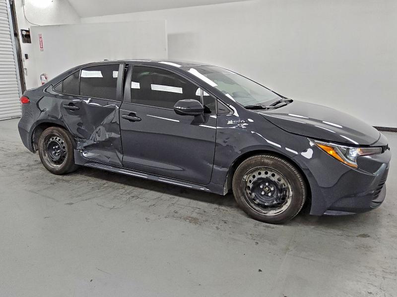 5YFB4MDE6SP269218 - 2025 TOYOTA COROLLA LE Grau Foto 4