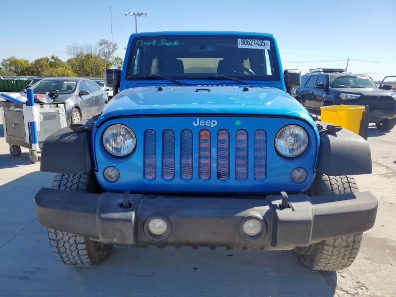 1C4BJWDG8FL570576 - 2015 JEEP WRANGLER U SPORT BLUE photo 5