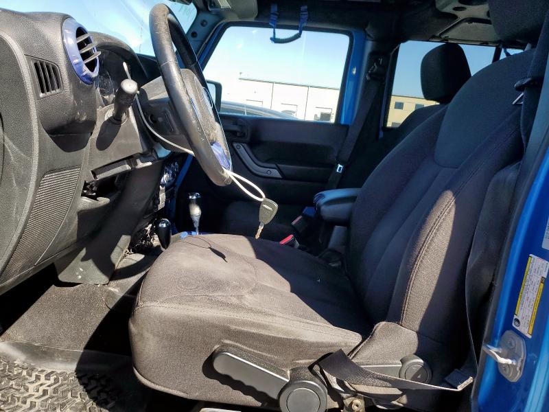 1C4BJWDG8FL570576 - 2015 JEEP WRANGLER U SPORT BLUE photo 7