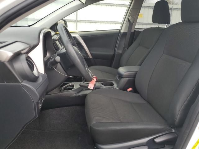 JTMZFREV8JJ747856 - 2018 TOYOTA RAV4 LE თეთრი ფოტო 7