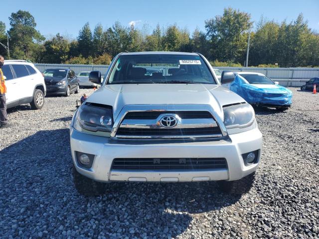JTEBU14R270122554 - 2007 TOYOTA 4RUNNER SR5 ვერცხლისფერი ფოტო 5