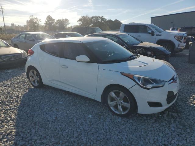 KMHTC6AD8CU045639 - 2012 HYUNDAI VELOSTER WHITE photo 4