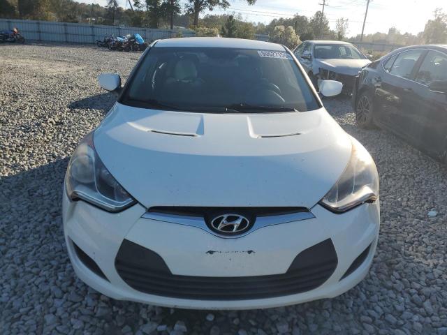 KMHTC6AD8CU045639 - 2012 HYUNDAI VELOSTER WHITE photo 5