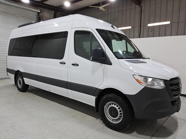 W1Z4KGHY6ST210674 - 2025 MERCEDES-BENZ SPRINTER 2500 WHITE photo 4