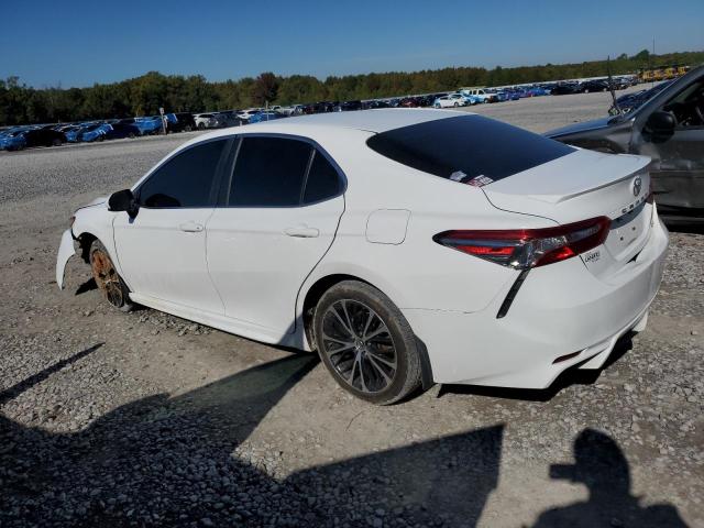 4T1B11HK3JU537517 - 2018 TOYOTA CAMRY L WHITE photo 2