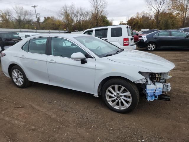 4T1R11AK8NU058167 - 2022 TOYOTA CAMRY LE GRAY photo 4