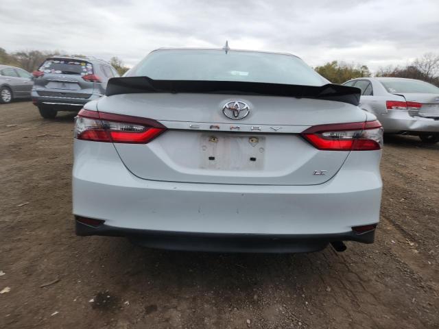 4T1R11AK8NU058167 - 2022 TOYOTA CAMRY LE GRAY photo 6