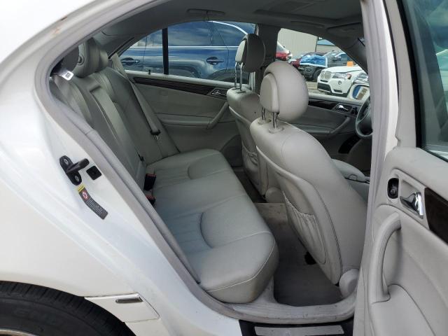 WDBRF61J55A705134 - 2005 MERCEDES-BENZ C 240 WHITE photo 10