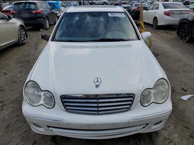 WDBRF61J55A705134 - 2005 MERCEDES-BENZ C 240 WHITE photo 5