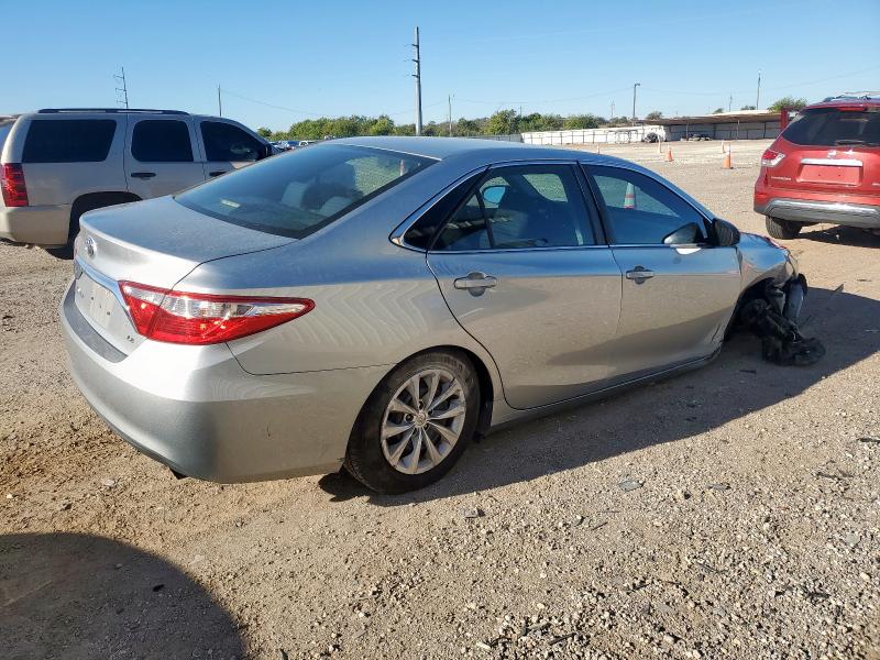 4T4BF1FK4FR467561 - 2015 TOYOTA CAMRY LE SILVER photo 3