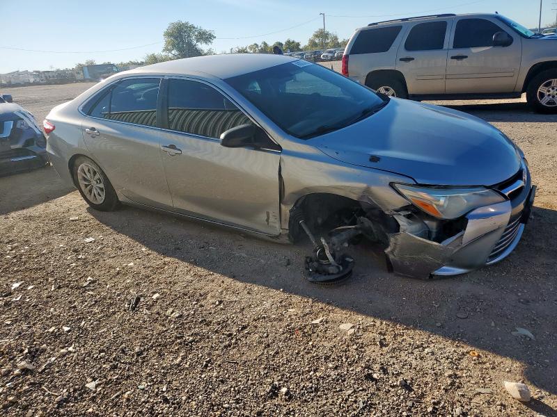 4T4BF1FK4FR467561 - 2015 TOYOTA CAMRY LE SILVER photo 4