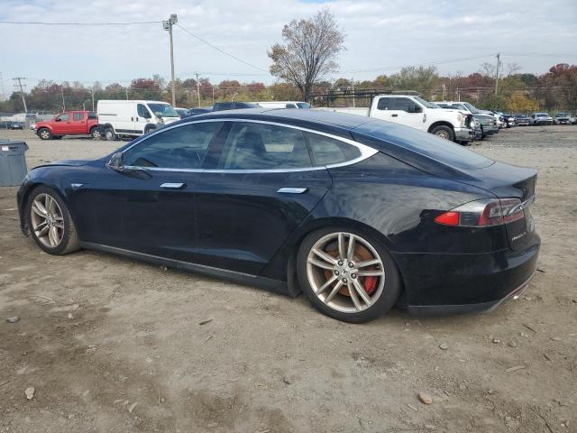 5YJSA1CN5DFP07265 - 2013 TESLA MODEL S Czarny zdjęcie 2