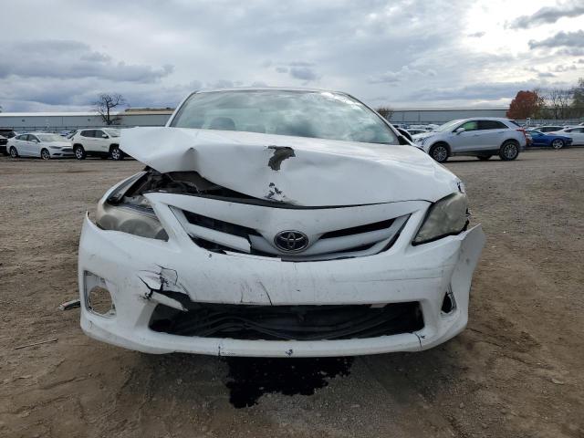 2T1BU4EE8CC842975 - 2012 TOYOTA COROLLA BASE 白色 照片 5