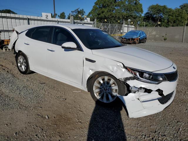 5XXGT4L33JG270116 - 2018 KIA OPTIMA LX WHITE photo 4