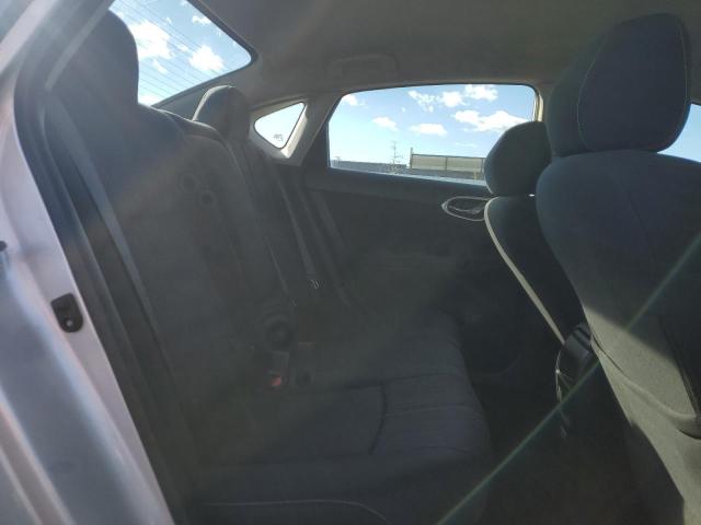 3N1AB7AP5JL642062 - 2018 NISSAN SENTRA S 银色 照片 10