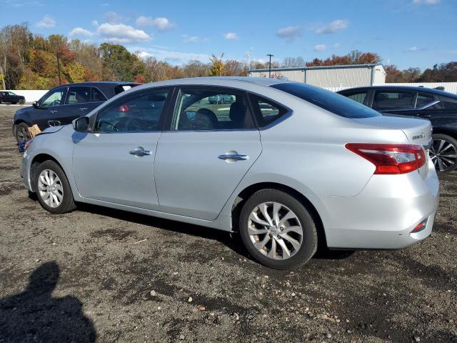 3N1AB7AP5JL642062 - 2018 NISSAN SENTRA S 银色 照片 2