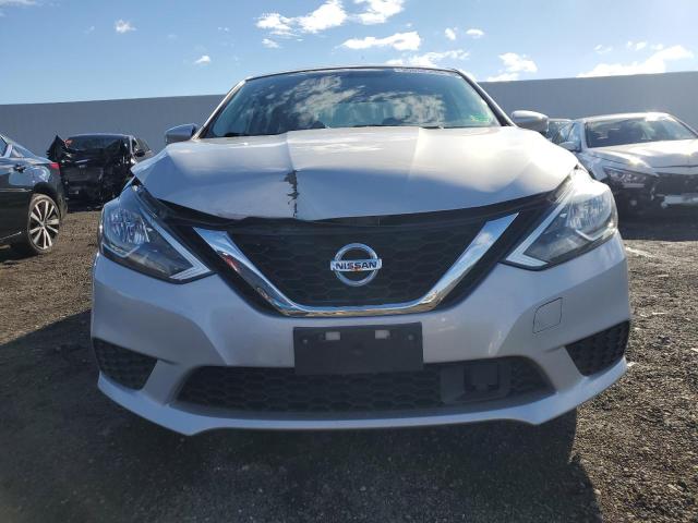 3N1AB7AP5JL642062 - 2018 NISSAN SENTRA S 银色 照片 5