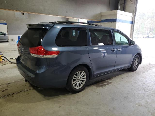 5TDYK3DC0DS398722 - 2013 TOYOTA SIENNA XLE BLUE photo 3