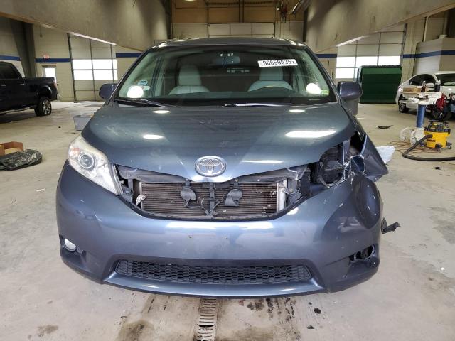 5TDYK3DC0DS398722 - 2013 TOYOTA SIENNA XLE BLUE photo 5