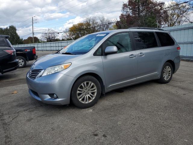 2011 TOYOTA SIENNA XLE, 