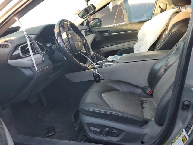 4T1F11AK8LU991812 - 2020 TOYOTA CAMRY XLE ნაცრისფერი ფოტო 7