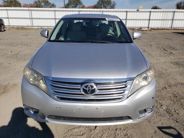 4T1BK3DB3BU390681 - 2011 TOYOTA AVALON BASE ვერცხლისფერი ფოტო 5