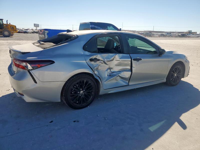 4T1G11AK2NU007383 - 2022 TOYOTA CAMRY SE SILVER photo 3