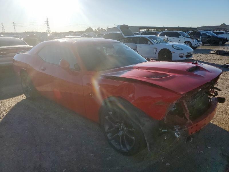 2C3CDZFJXPH563377 - 2023 DODGE CHALLENGER R/T SCAT PACK RED photo 4