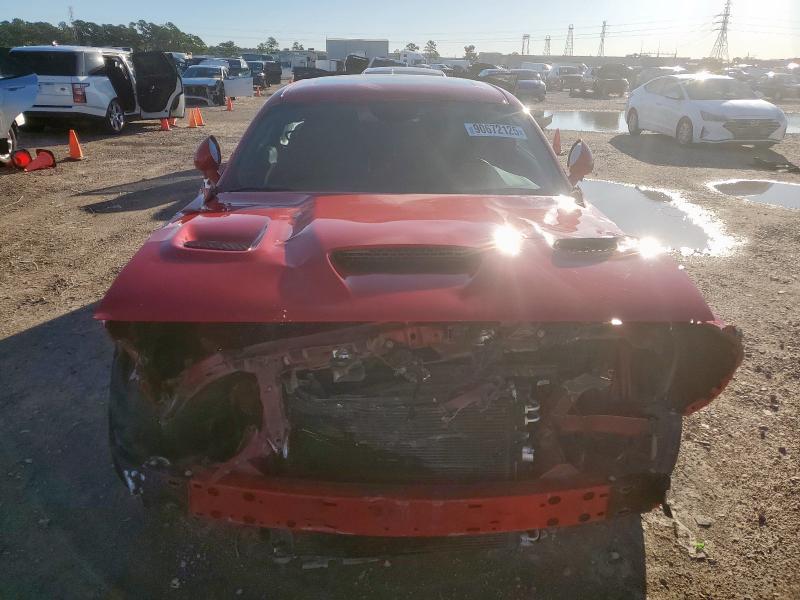 2C3CDZFJXPH563377 - 2023 DODGE CHALLENGER R/T SCAT PACK RED photo 5