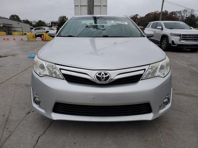 4T4BF1FK7CR204413 - 2012 TOYOTA CAMRY BASE SILVER photo 5