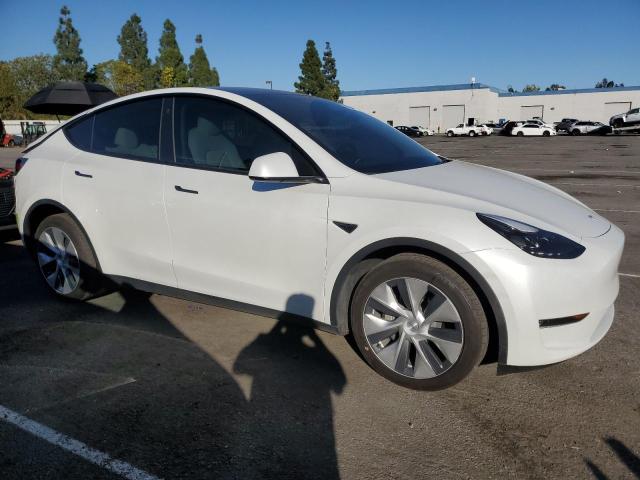 7SAYGDEEXPF622551 - 2023 TESLA MODEL Y WHITE photo 4