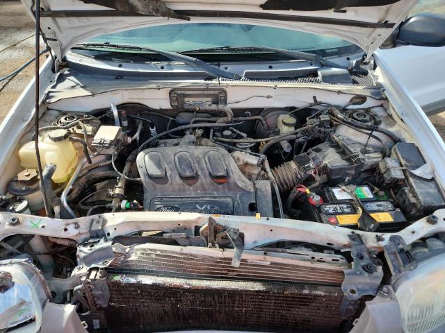 1FMCU03182KB67389 - 2002 FORD ESCAPE XLT WHITE photo 12