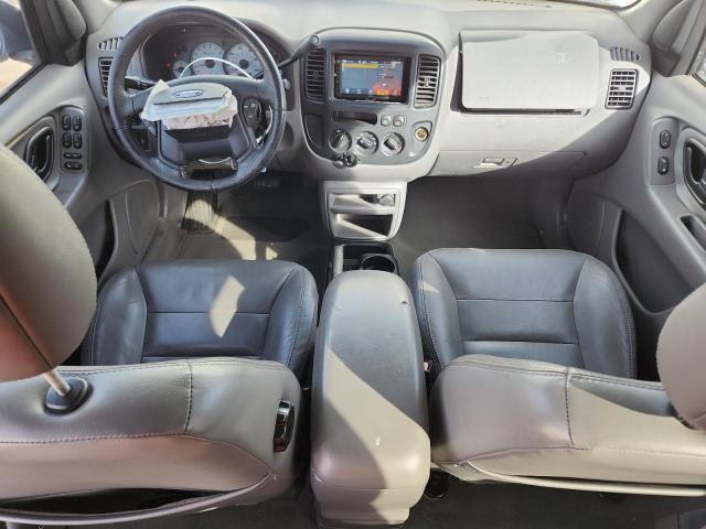 1FMCU03182KB67389 - 2002 FORD ESCAPE XLT WHITE photo 8