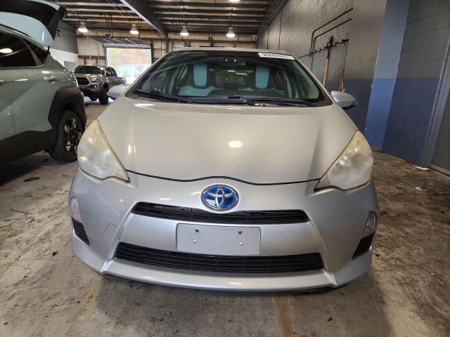 JTDKDTB35D1532592 - 2013 TOYOTA PRIUS C 银色 照片 5