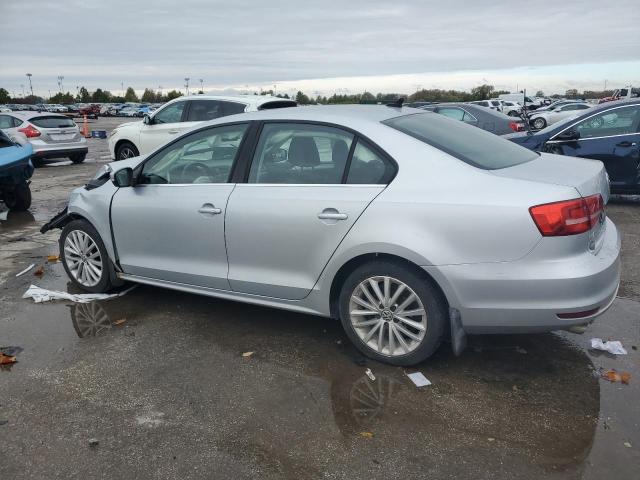 3VWD17AJ7FM305478 - 2015 VOLKSWAGEN JETTA SE SILVER photo 2