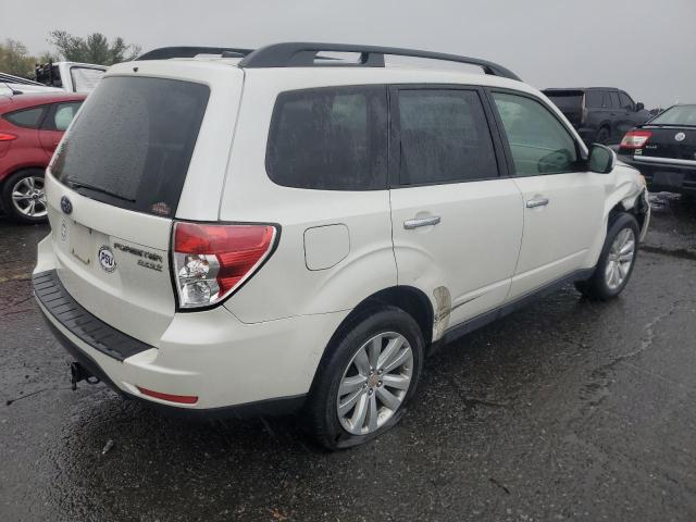 JF2SHADC6CH447306 - 2012 SUBARU FORESTER 2.5X PREMIUM WHITE photo 3
