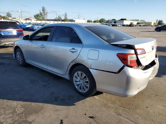 4T1BF1FK8CU092263 - 2012 TOYOTA CAMRY BASE SILVER photo 2