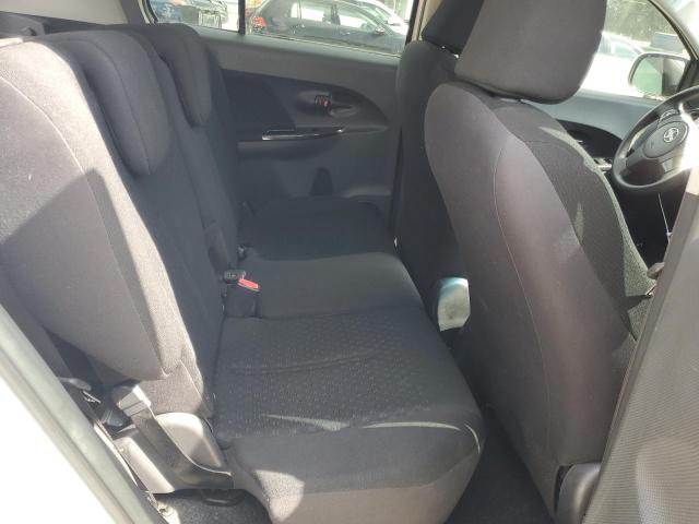 JTKKU4B48AJ055031 - 2010 TOYOTA SCION XD WHITE photo 11