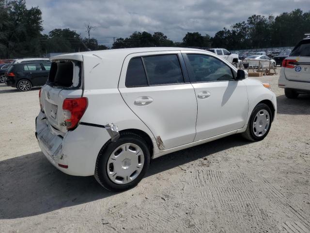 JTKKU4B48AJ055031 - 2010 TOYOTA SCION XD WHITE photo 3