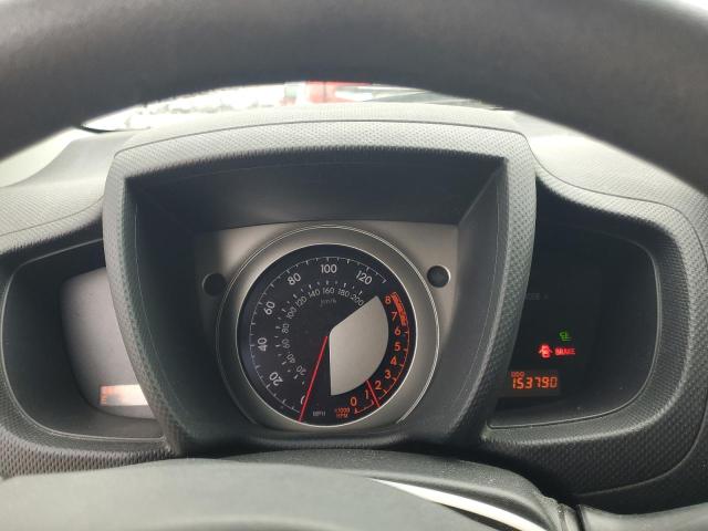 JTKKU4B48AJ055031 - 2010 TOYOTA SCION XD WHITE photo 9