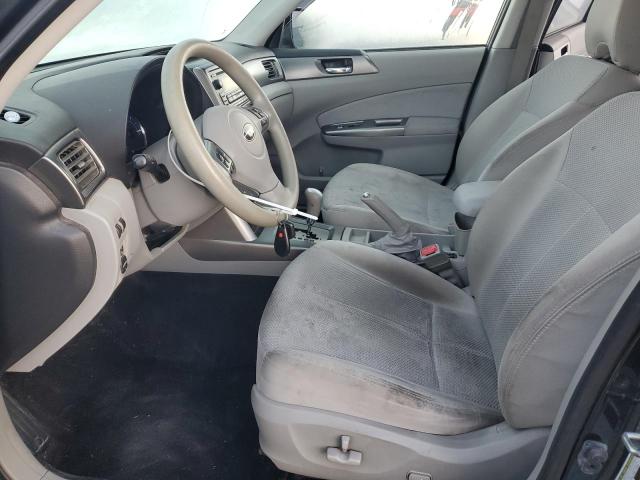 JF2SHADC5CH413681 - 2012 SUBARU FORESTER 2.5X PREMIUM Grau Foto 7