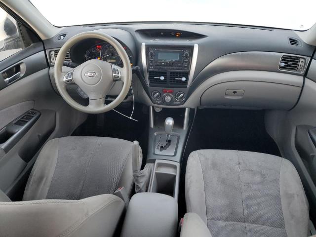 JF2SHADC5CH413681 - 2012 SUBARU FORESTER 2.5X PREMIUM Grau Foto 8