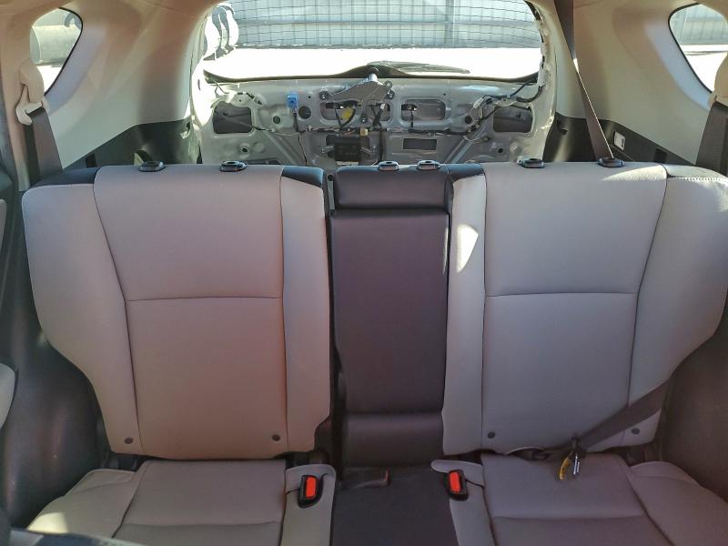 JTMYFREV0JJ179341 - 2018 TOYOTA RAV4 LIMITED WHITE photo 10